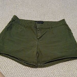 Olive Green Women's Shorts (L)juniors Or L in Kids